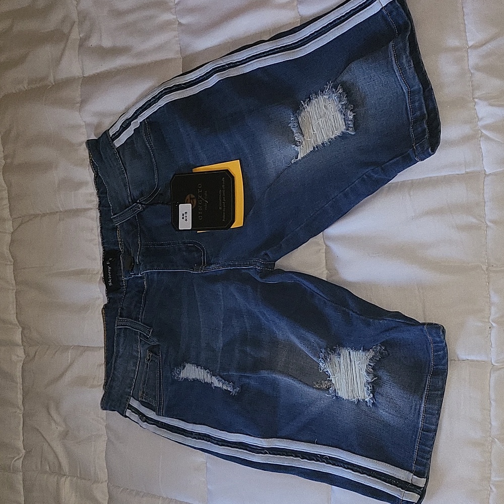 Original Design Collection size 28 (3) NWT